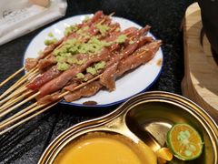 -何妹湿辣牛肉·粤式烧烤砂煲(桂雅路店)