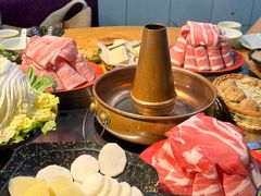 -洞庭洲·防空洞火锅·烧烤·铜锅涮肉(新百广场店)