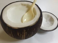 -志龙皇冠吃货椰子铺