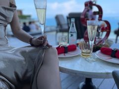-瑰丽酒店·海吧·天际下午茶·现场DJ·天台酒吧