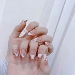-悦指间美甲美睫