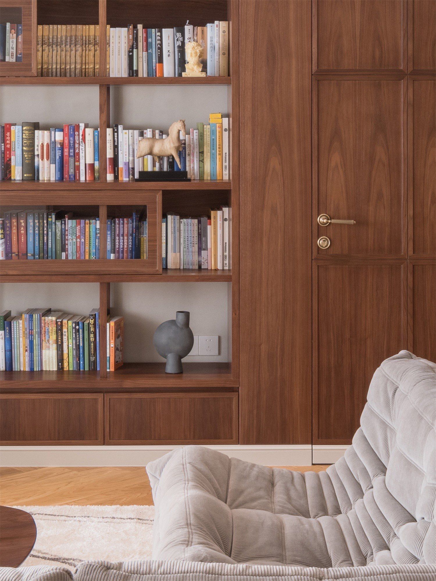 书柜的简约魅力