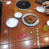 他家的扒肉条、水爆肚和锅包肉都是特色菜，菜码大