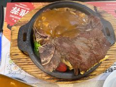铁板黑椒牛仔骨扒-香港新发烧腊茶餐厅(书城店)