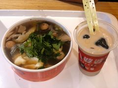 豆花粉丝-八婆婆烧仙草(曾厝垵店)