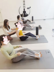 -小黑裙瑜伽·普拉提