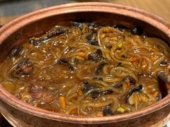 【招牌】小鸡炖蘑菇-关东小磨东北菜(漕河泾印象城店)