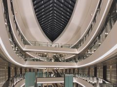 -上海滴水湖皇冠假日酒店