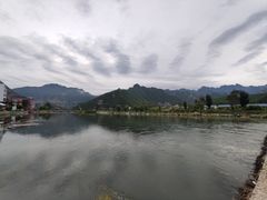 -百里峡七彩艺术小镇