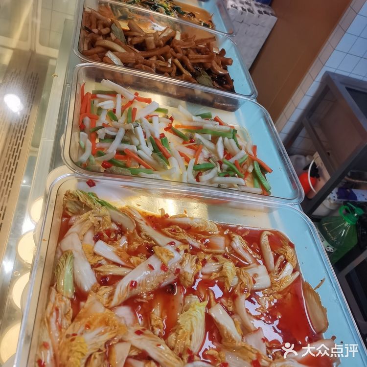 摆福军九鼎纯汤牛肉面