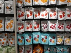 -名创优品(广州萝岗万达广场店)