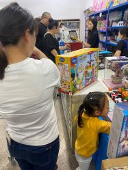 -逝水玩具折扣店