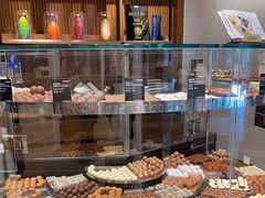 面包甜点陈列柜-Laderach 莱德拉(上海环贸iapm店)