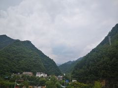 -秦岭峡谷漂流景区