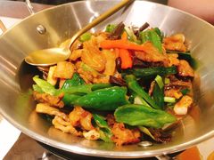 鹿茸菌小炒肉-渔语鱼新川菜Bistro(万象天地店)