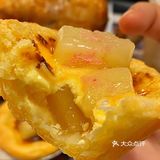 上面还撒有莓果粉，一口咬下去真的太满足了