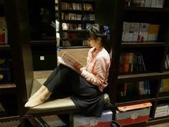 -钟书阁(松江泰晤士小镇店)