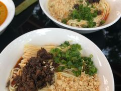 -铜锣湾·有麝自然香(重庆新天地店)