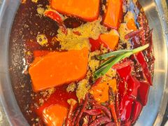 -茅草房·河畔园林火锅