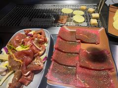 豪拌鲜牛肉-小财盆地桌烤肉