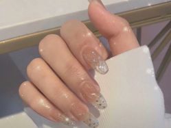 -悦指间美甲美睫