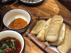 -老滇山寨•云南特色菜•地方菜•民族风情歌舞表演(金碧店)