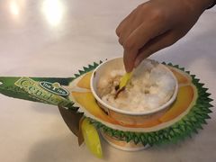 -天品味 一口吃榴莲泡芙