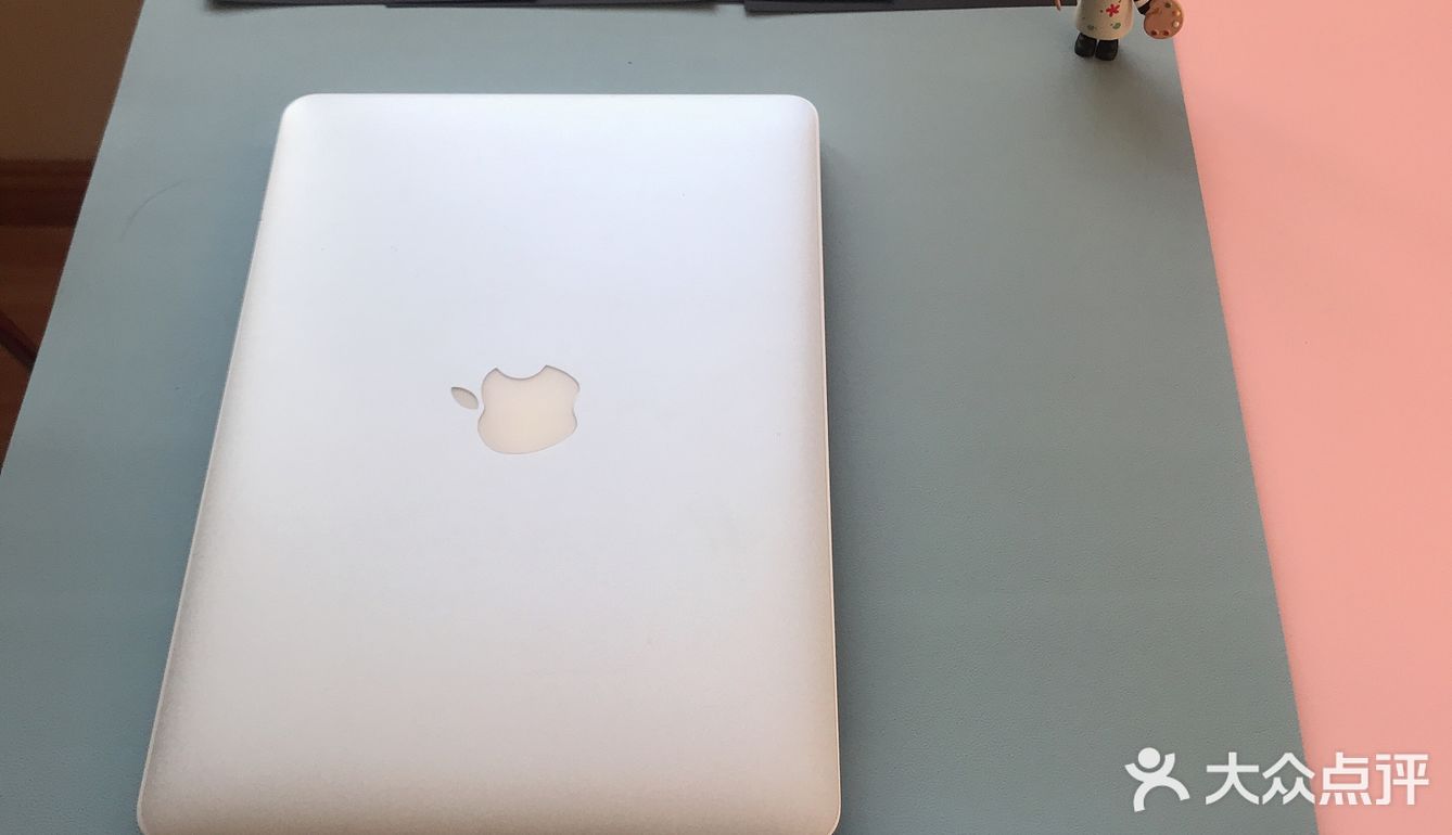 这个麻子把文艺和现实拉到一块,出了这个玩意,做工漂亮