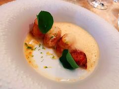 蓝龙虾尾配龙虾浓汤-AZUR聚(香格里拉饭店)