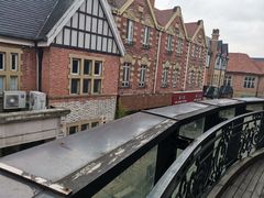 -钟书阁(松江泰晤士小镇店)