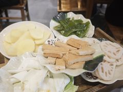 -肖肖酸萝卜鱼火锅(总店)