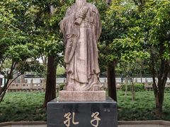 -汇龙潭