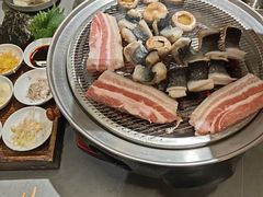 -围炉肉舍•炭烤活鳗•丹东海鲜烤肉(步行街店)