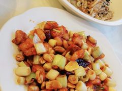 宫保鸡丁-鑫巴蜀小镇 · 水煮鱼专研店(玉桥店)