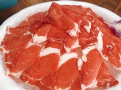 精品上脑肥牛-港迹·鲜围煮海鲜火锅(湖州时代广场店)
