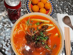 -粉八·云南米线·建水烧烤(常熟路店)
