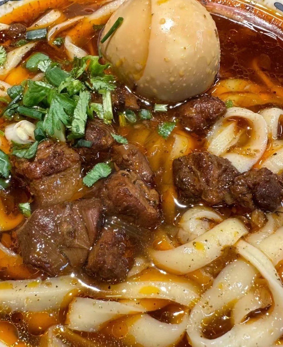 到了大同第一顿就是去吃当地人气很旺的刀削面老店