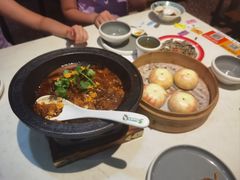 海胆石锅豆腐-小城外婆肴私房菜.家宴聚集点(圆明园颐和园·清河上地店)