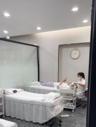 -苗方清颜专业祛痘·皮肤管理