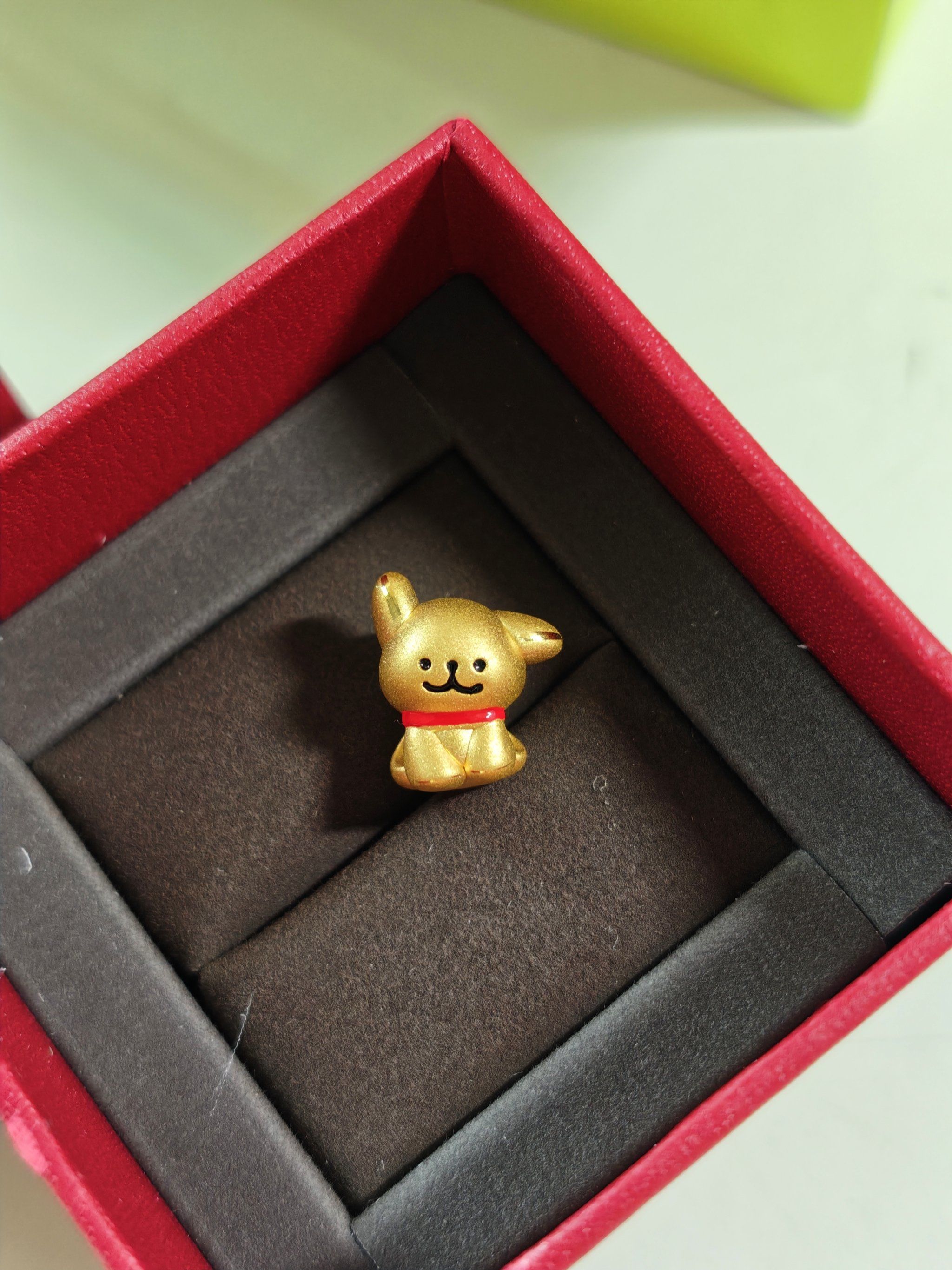 男朋友送的过年礼物:黄金小狗