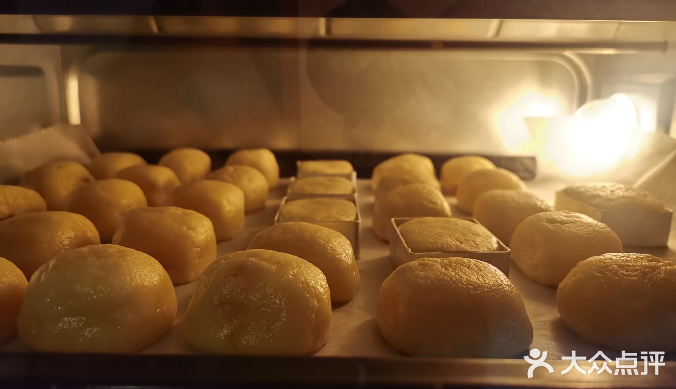 黄油220克 白砂糖20克 盐2克