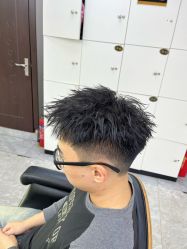 -藤野造型烫发染发