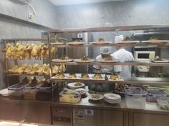 面包甜点陈列柜-壹只菜·崇明本地特色菜(崇明南门店)
