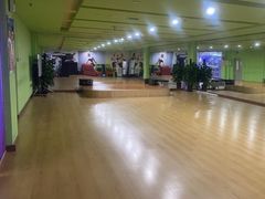 -宝德龙游泳健身