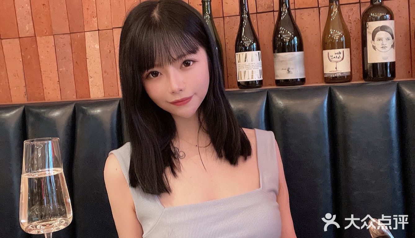 我又来了 这是三里屯吗 明明是巴黎的街边！！