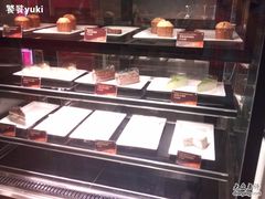 面包甜点陈列柜-麦当劳(四川北路店)
