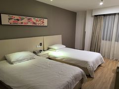 -豪泰168酒店(无锡上马墩靖海地铁站店)