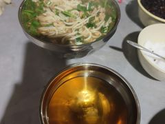 加冰酸醋-正宗杨记普洱酸醋米线(总店)