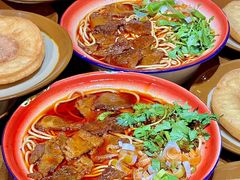 -楚东君•襄阳牛肉面牛杂煲(陆家嘴正大店)