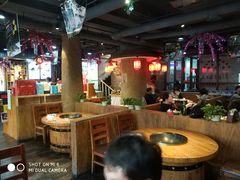 大堂-咱屯子铁锅炖直营店(保利店)